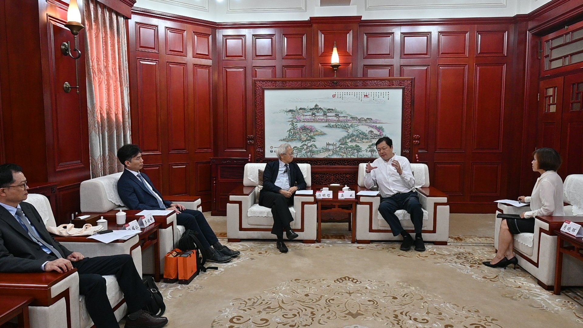 袁玉峰对代表团到访表示欢迎