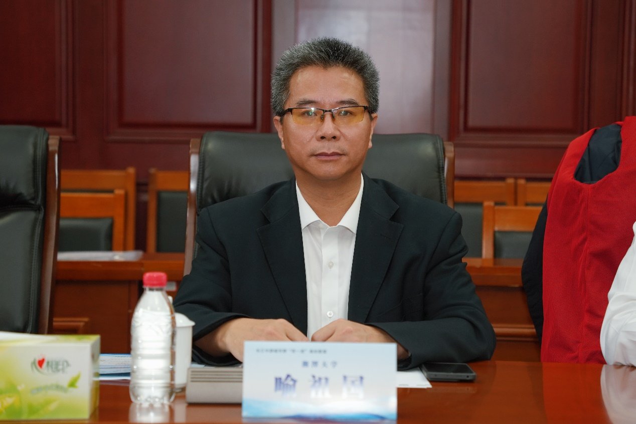 围绕“着力培养拔尖刘伯温传奇手机版登